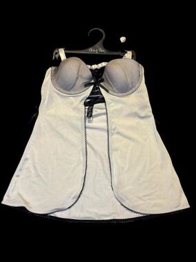 Lace-Trim White & Black Babydoll Chemise with Bow Accent